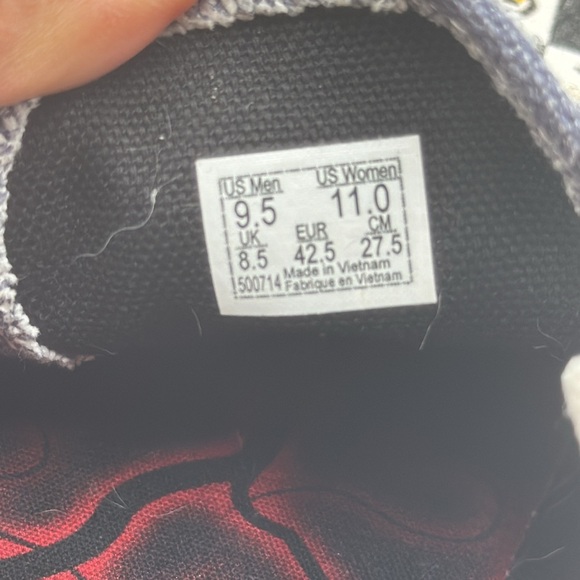 Vans Stranger Things Pizza Special Edition Size 9.5 Men and 11.0 Women's - Picture 10 of 11